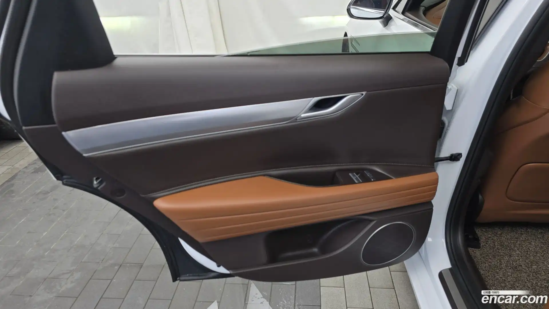 G80 Genesis 2022.9-INNER-035