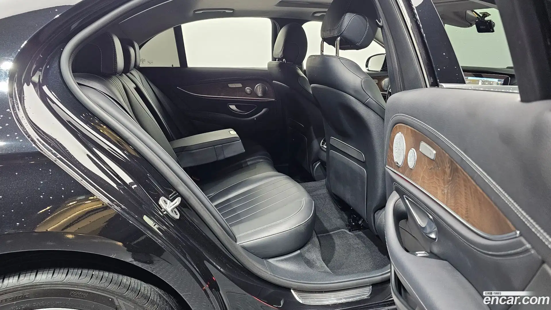 E-Class Mercedes-Benz 2018.9-OPTION-015