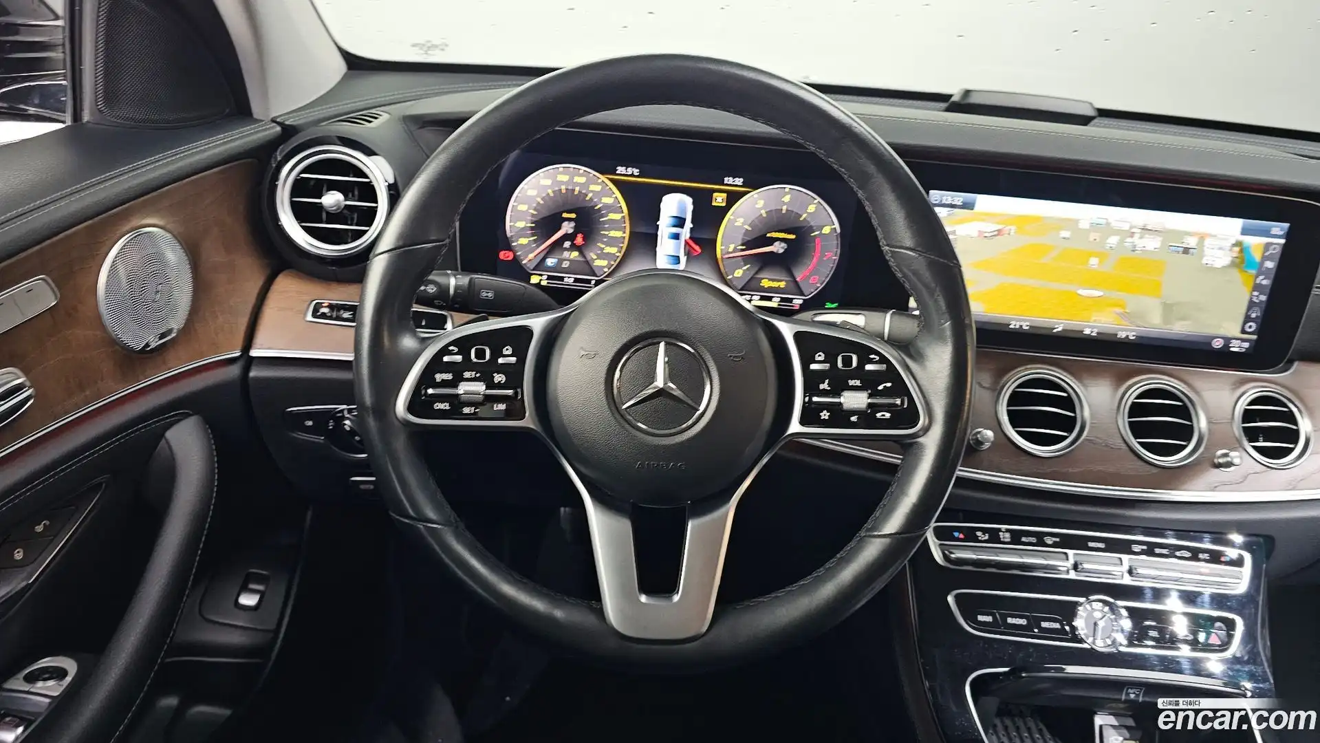E-Class Mercedes-Benz 2018.9-OPTION-016