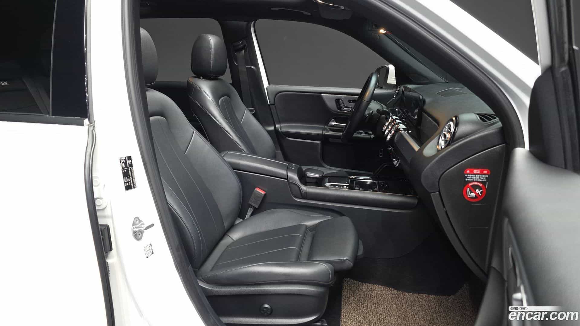 GLB-Class Mercedes-Benz 2021.8-OPTION-015