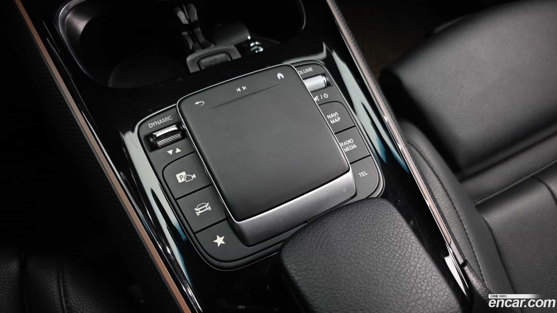 GLB-Class Mercedes-Benz 2021.8-OPTION-019
