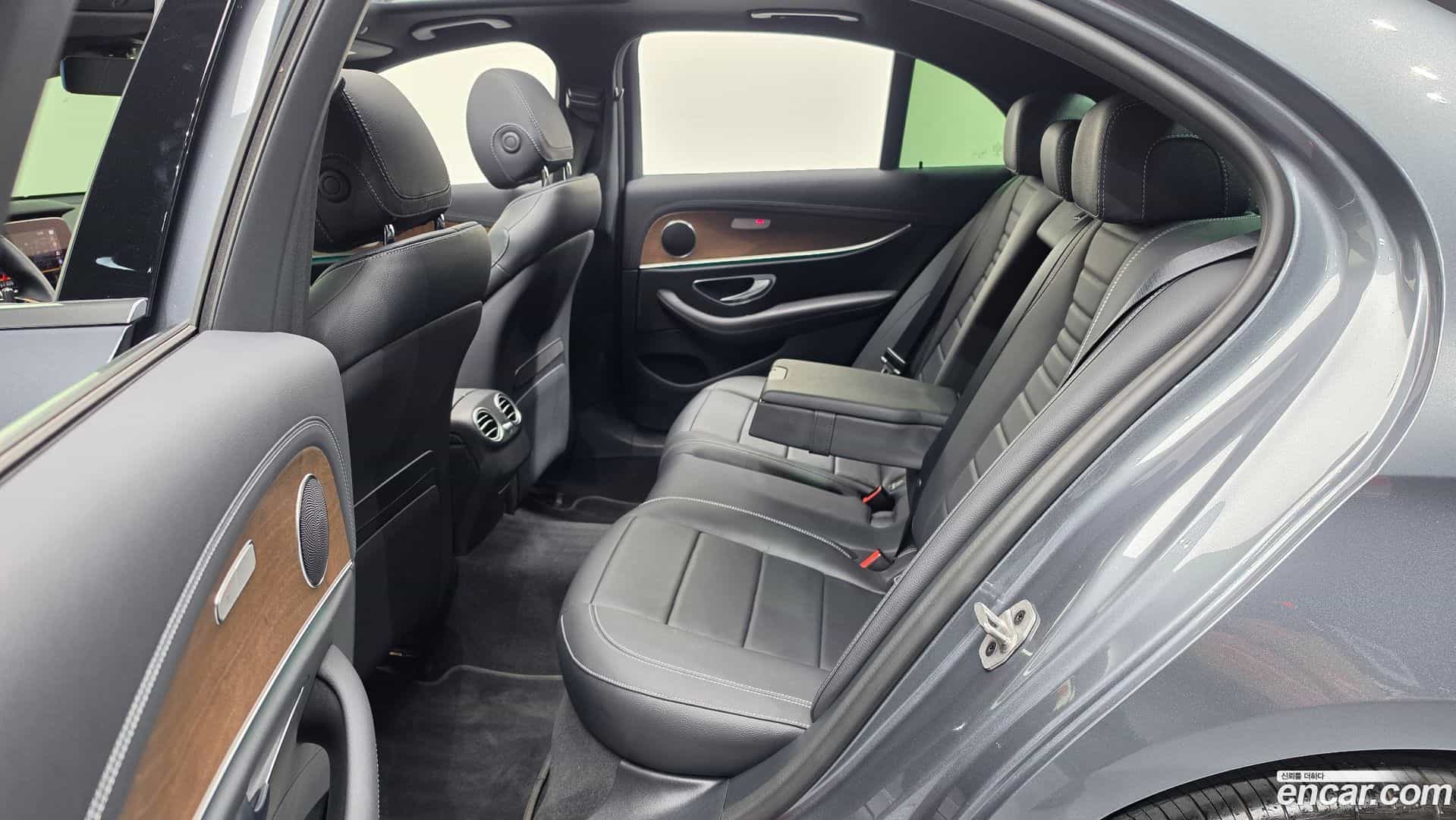E-Class Mercedes-Benz 2021.7-OPTION-015