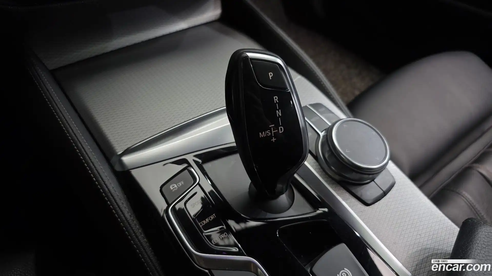 5-Series BMW 2017.11-INNER-009