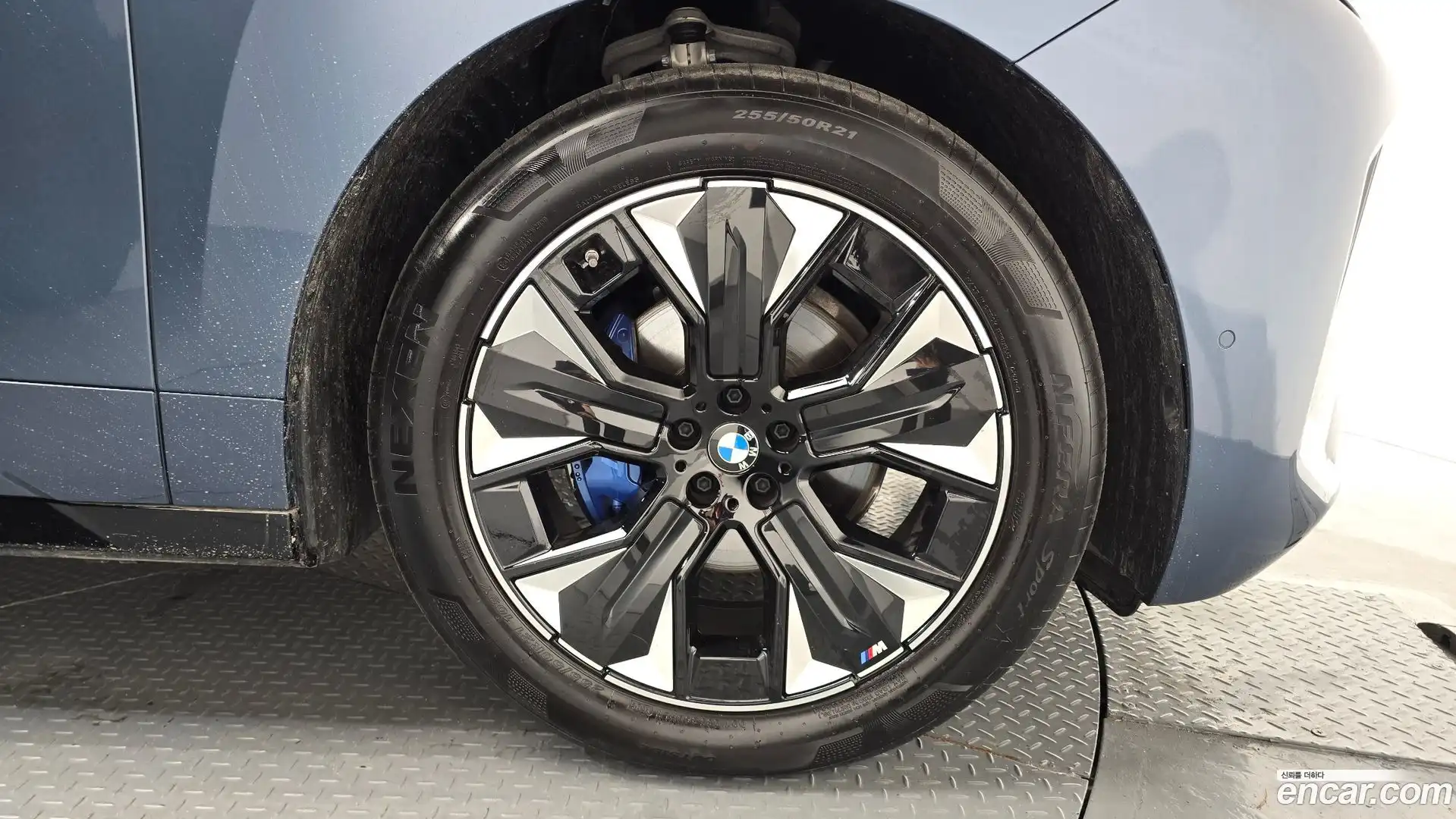 iX BMW 2025.7-OUTER-031