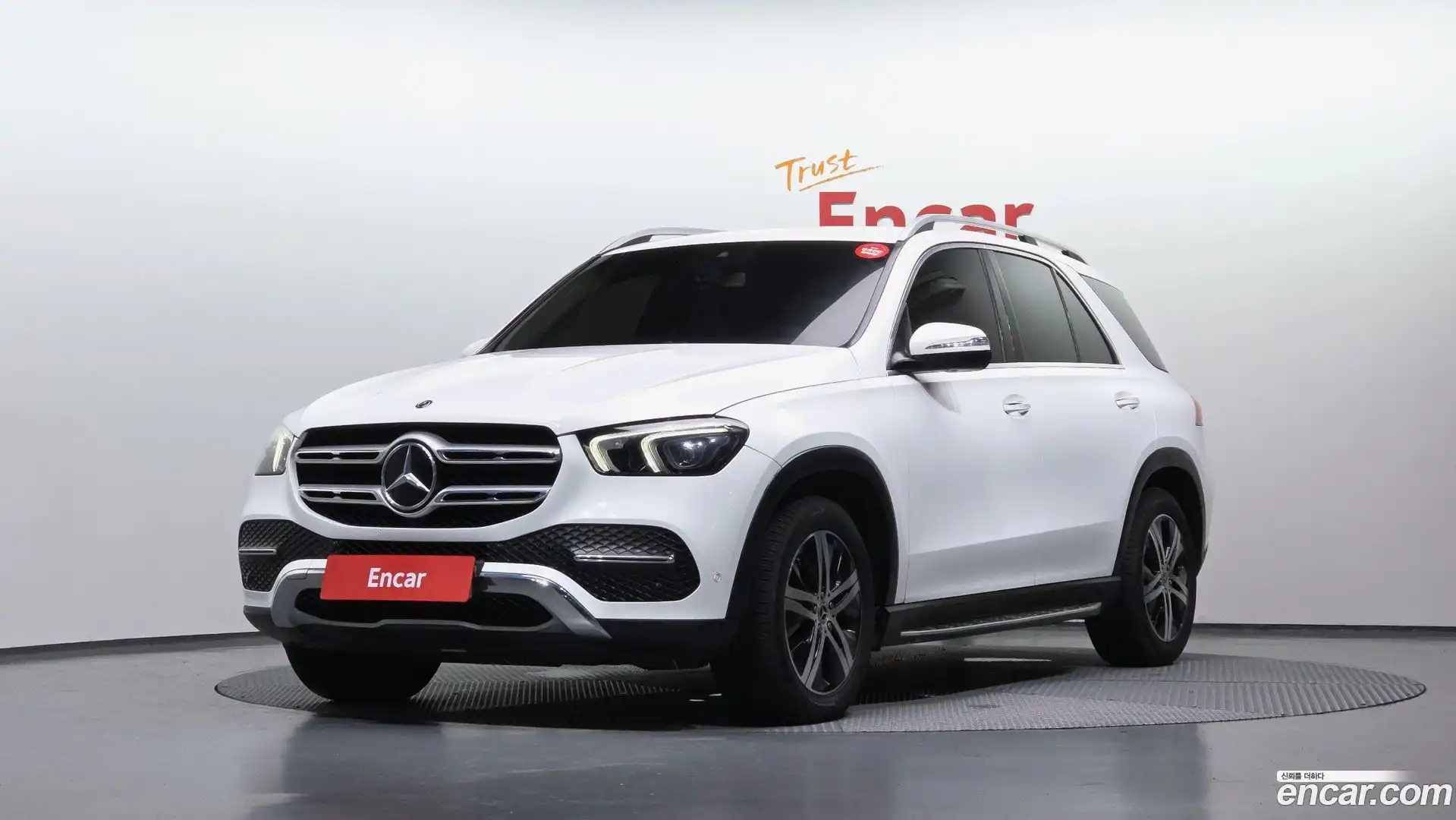 GLE-Class Mercedes-Benz 2019.9-OUTER-001