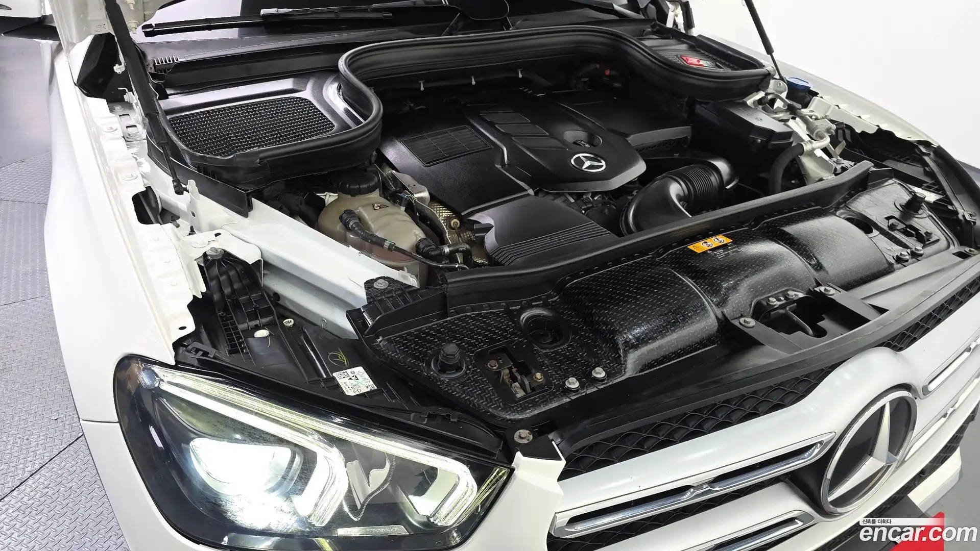 GLE-Class Mercedes-Benz 2019.9-OUTER-006