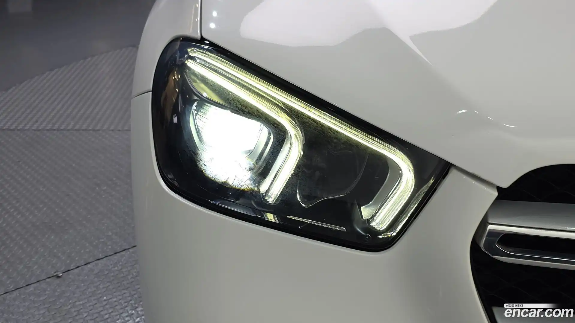 GLE-Class Mercedes-Benz 2019.9-OUTER-032