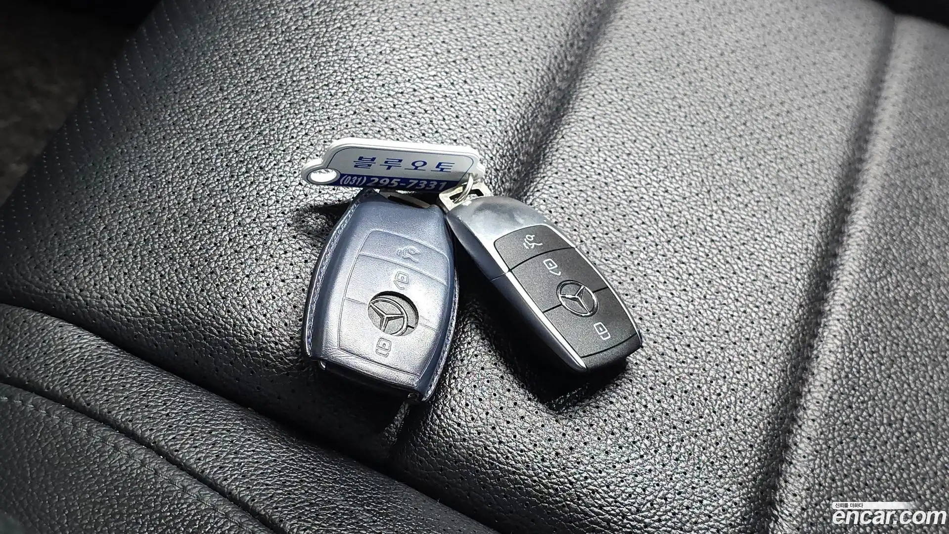 GLE-Class Mercedes-Benz 2019.9-OPTION-044