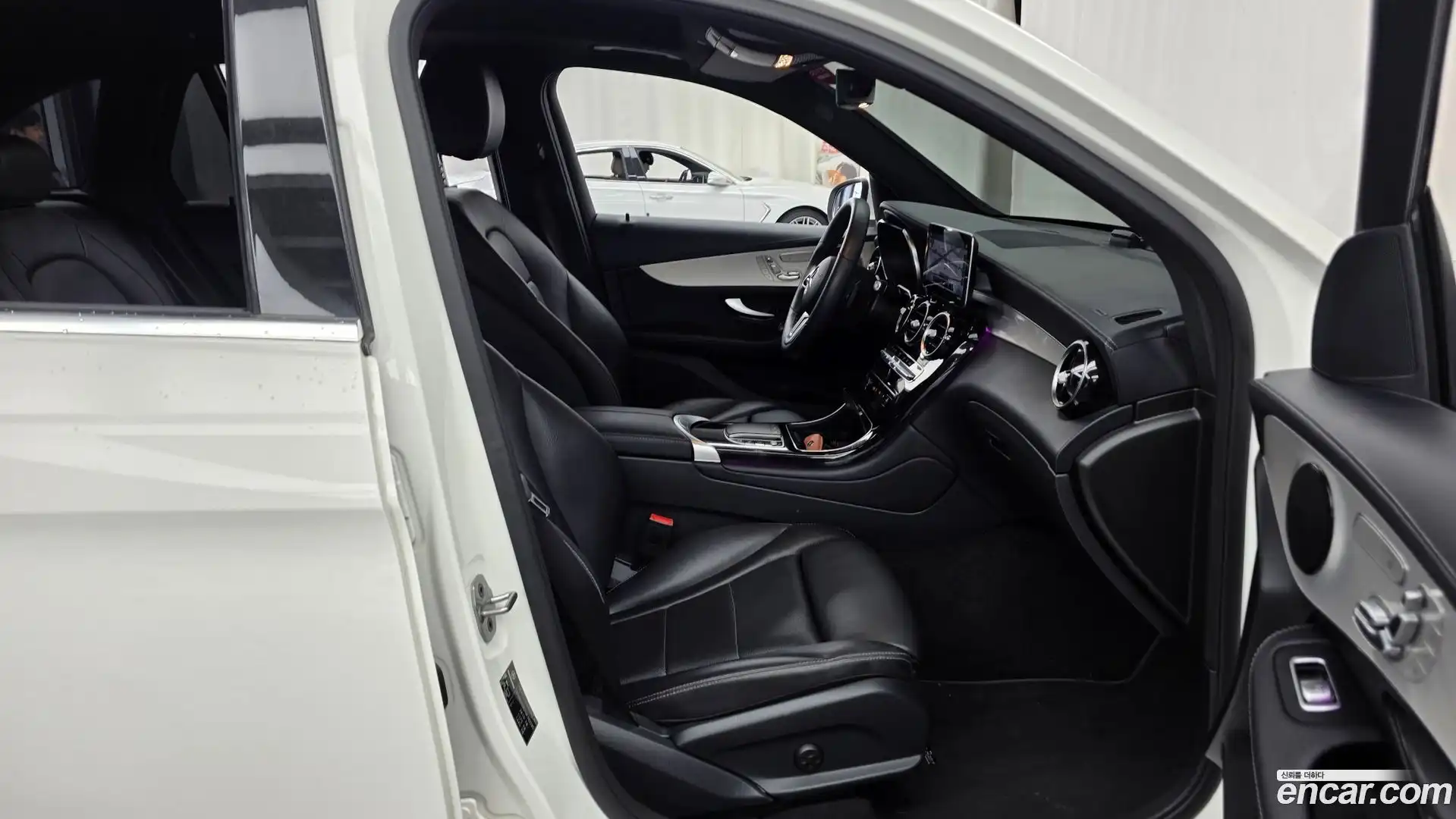 GLC-Class Mercedes-Benz 2021.8-OPTION-015