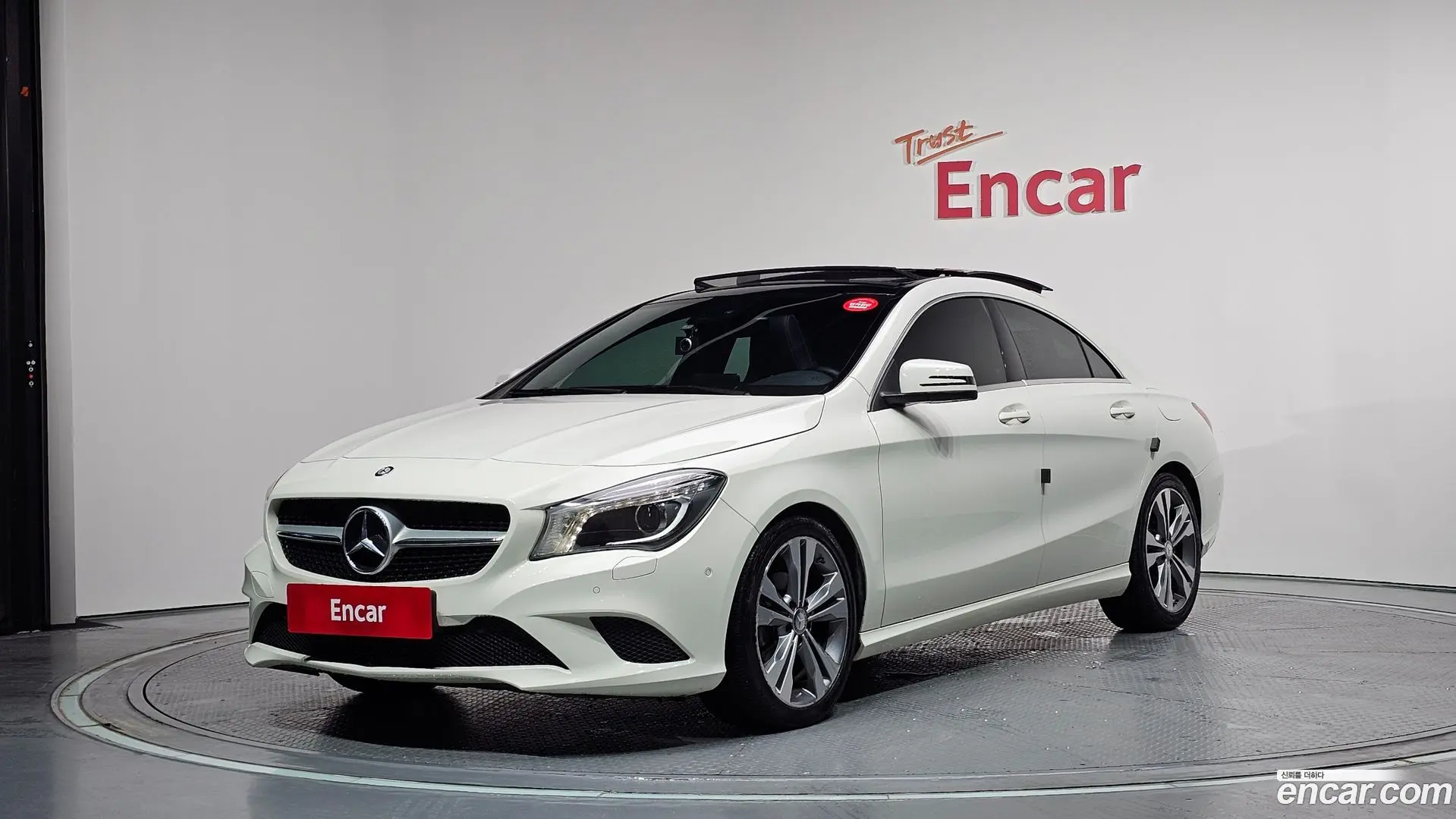 Main__Slider__Photo:CLA-Class Mercedes-Benz 2016.6-0