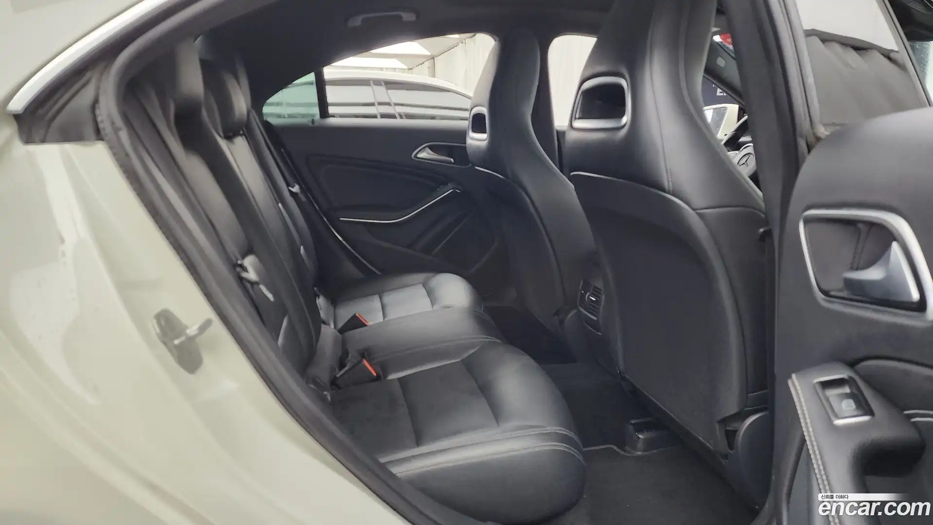 CLA-Class Mercedes-Benz 2016.6-OPTION-016