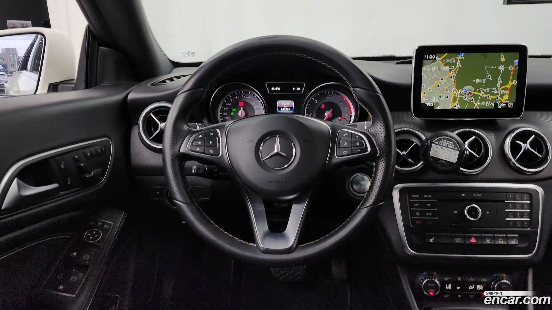 CLA-Class Mercedes-Benz 2016.6-OPTION-017