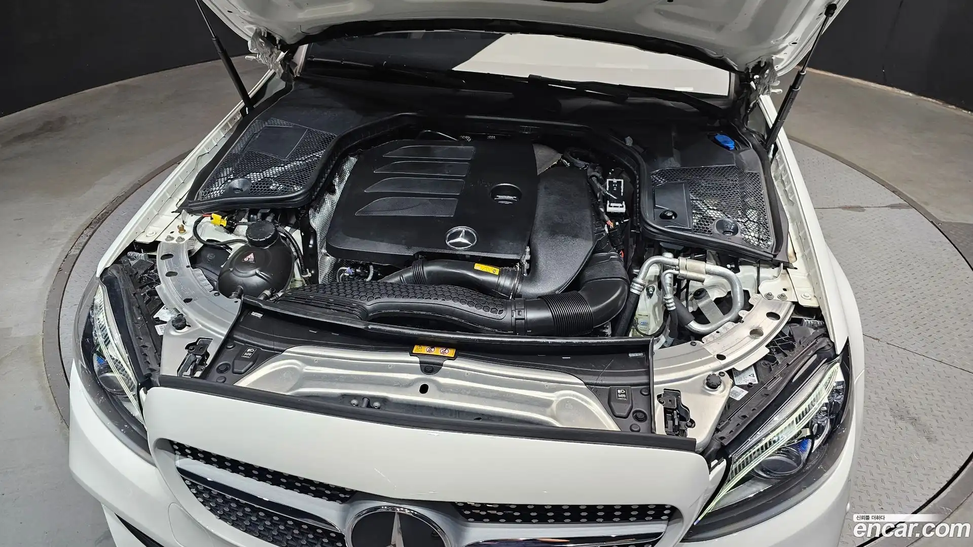 C-Class Mercedes-Benz 2023.8-OUTER-006