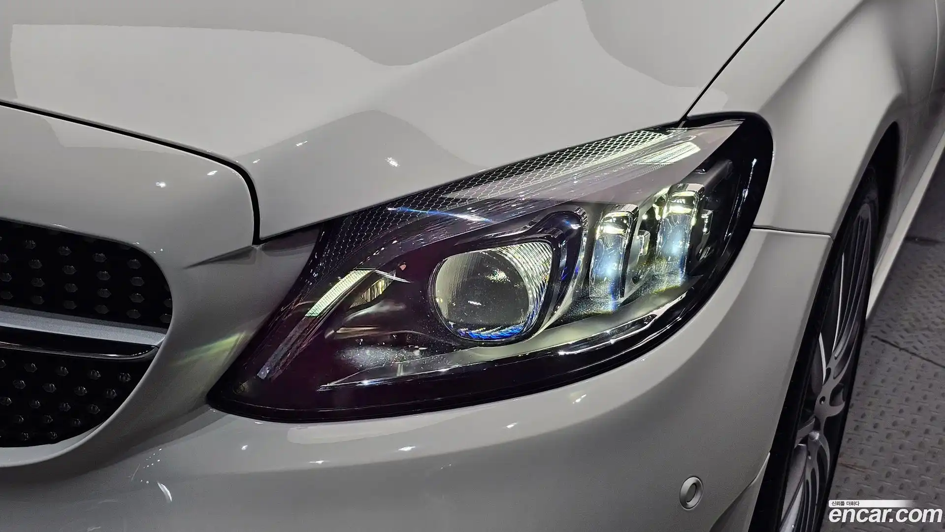 C-Class Mercedes-Benz 2023.8-OUTER-032