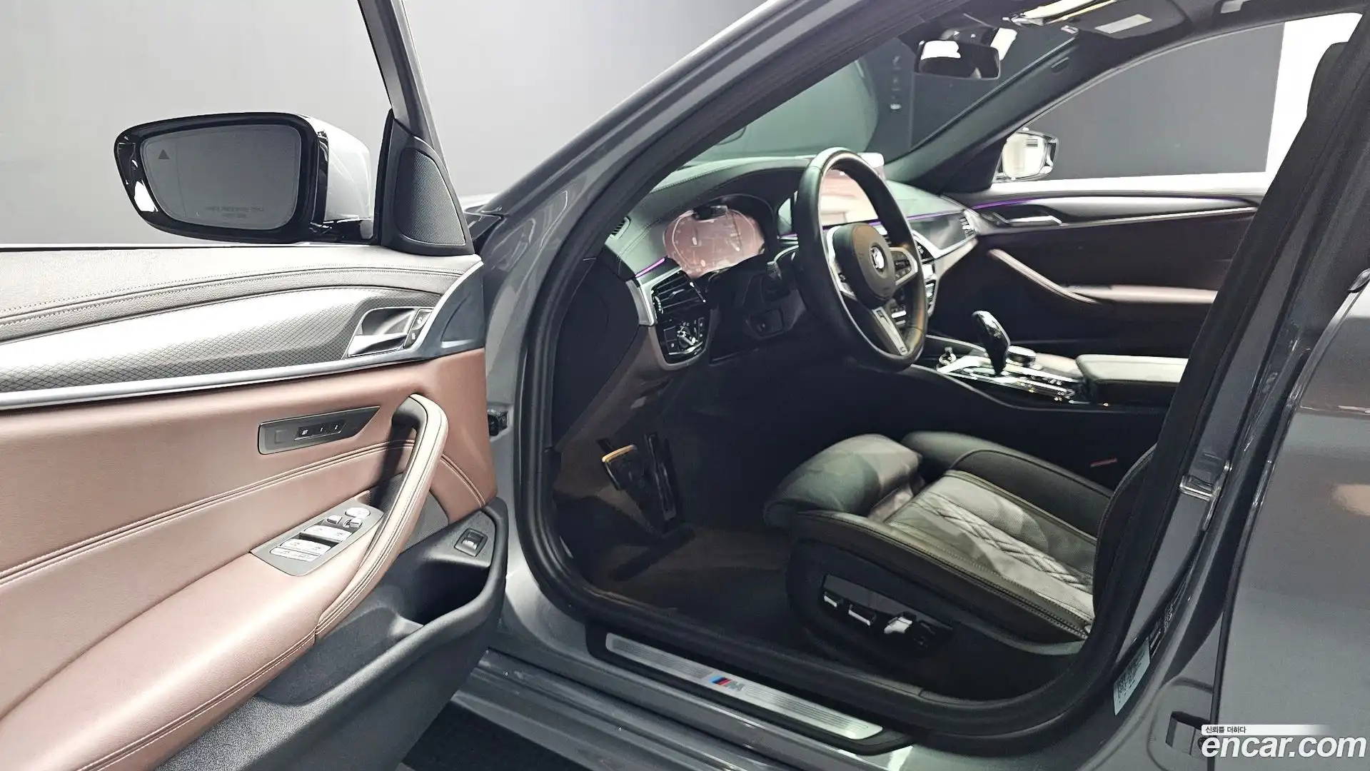 5-Series BMW 2023.6-INNER-010