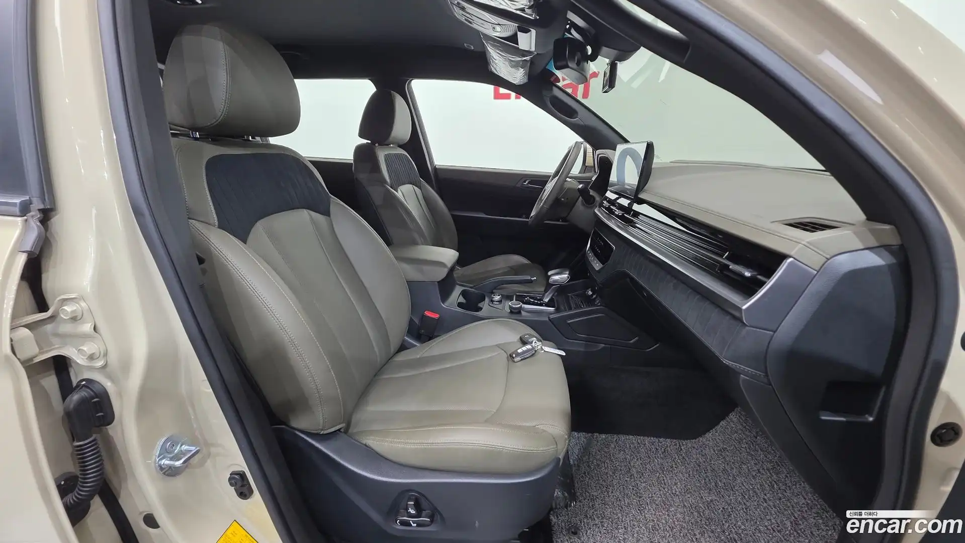 Rexton KG Mobility 2023.5-INNER-010