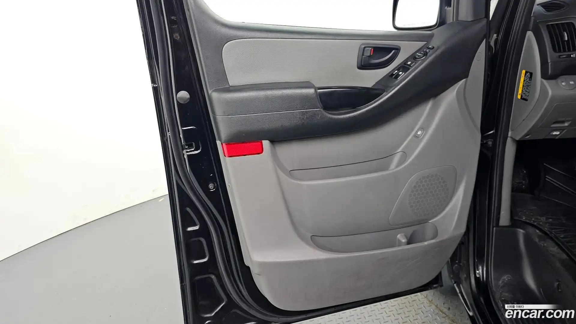 Starex Hyundai 2016.10-INNER-034