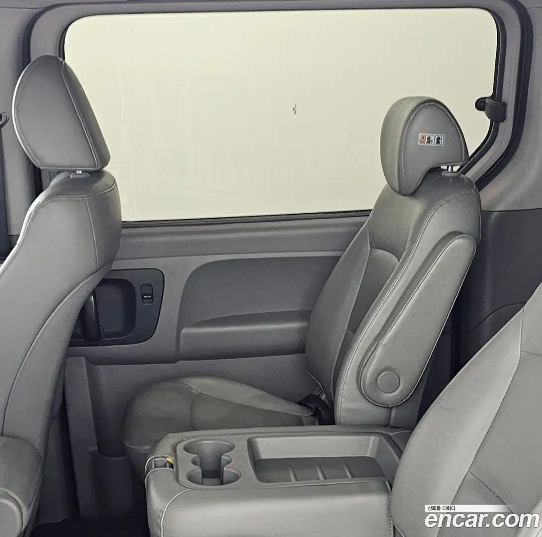 Starex Hyundai 2016.10-INNER-035