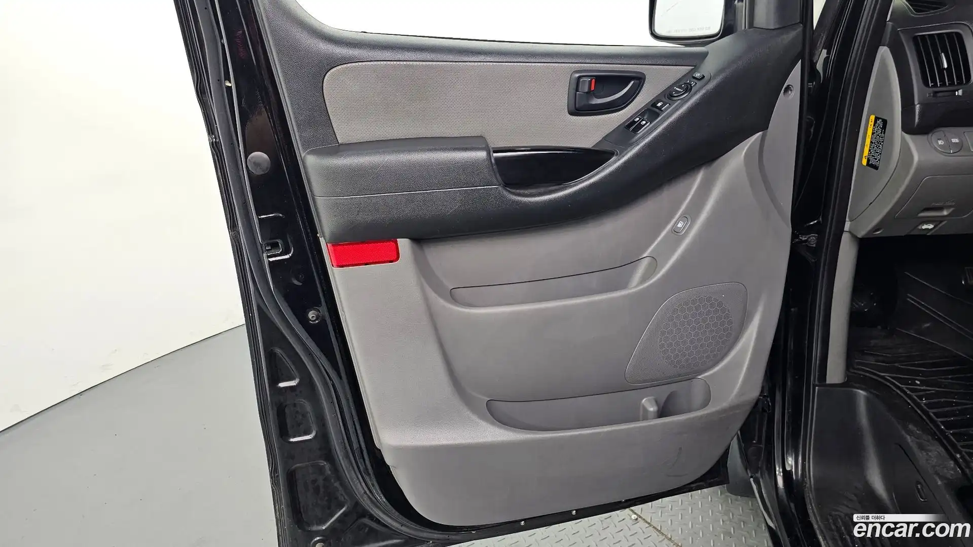 Starex Hyundai 2017.0-INNER-034