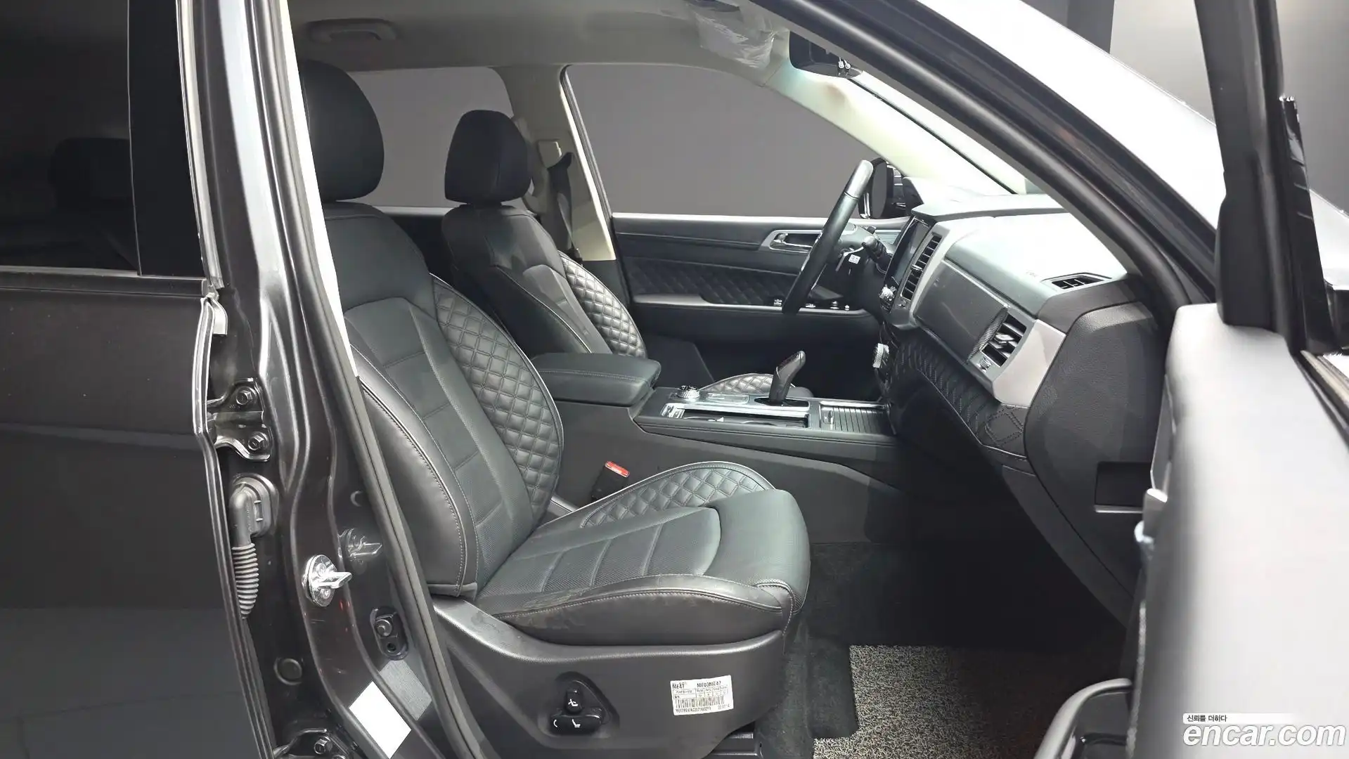 Rexton KG Mobility 2022.6-INNER-036