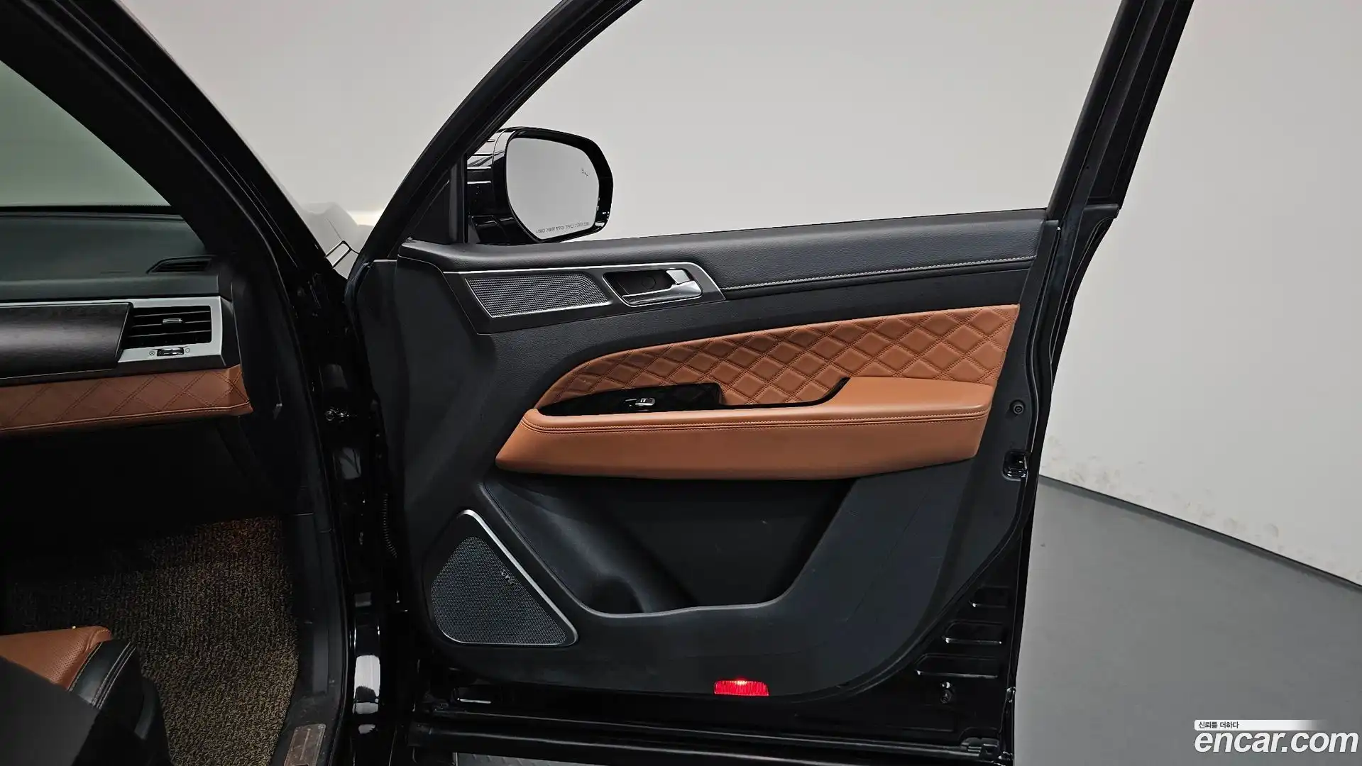 Rexton KG Mobility 2019.2-INNER-034