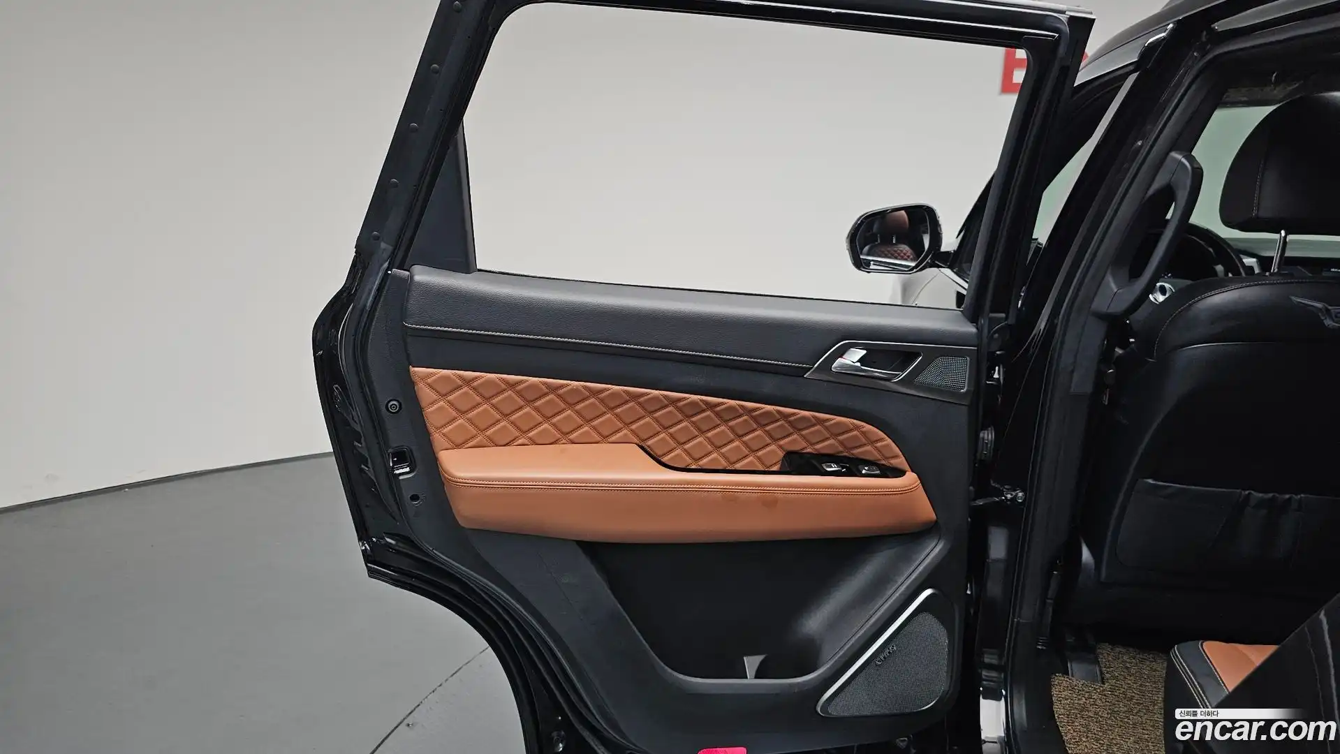 Rexton KG Mobility 2019.2-INNER-035