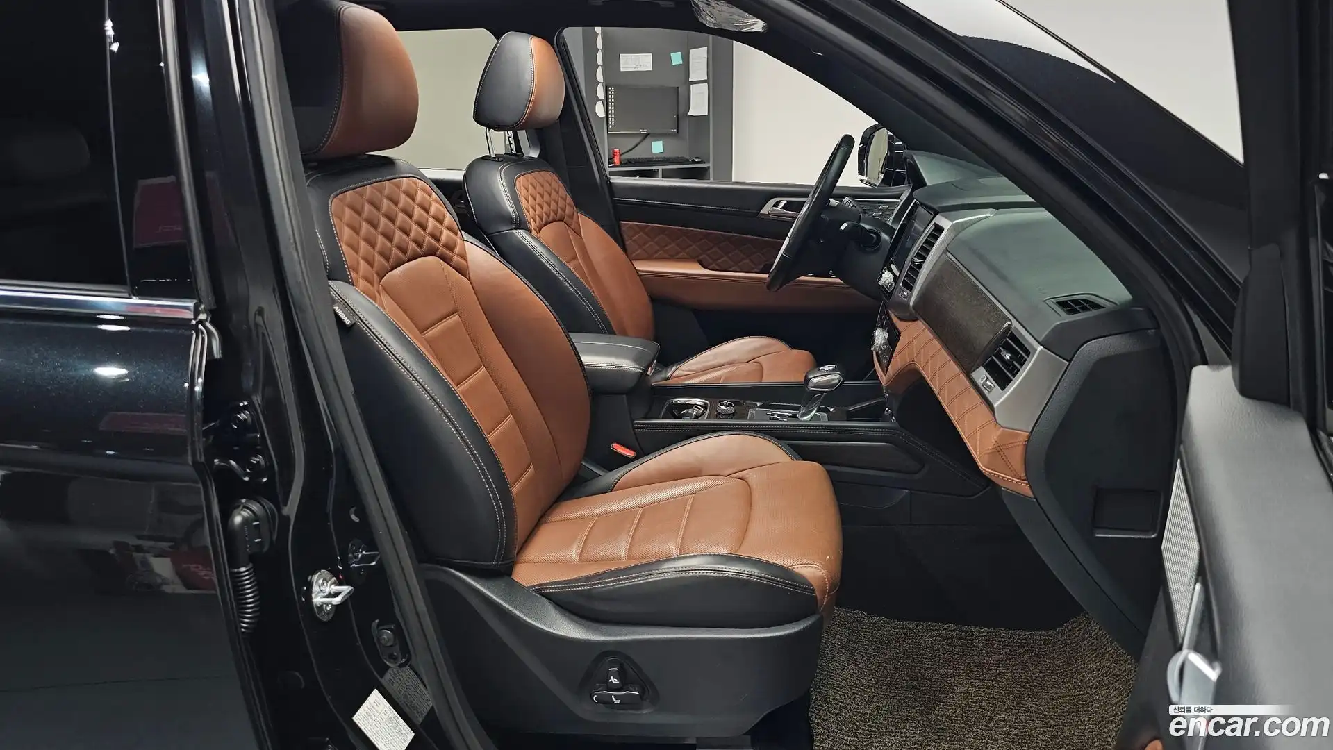 Rexton KG Mobility 2019.2-INNER-036