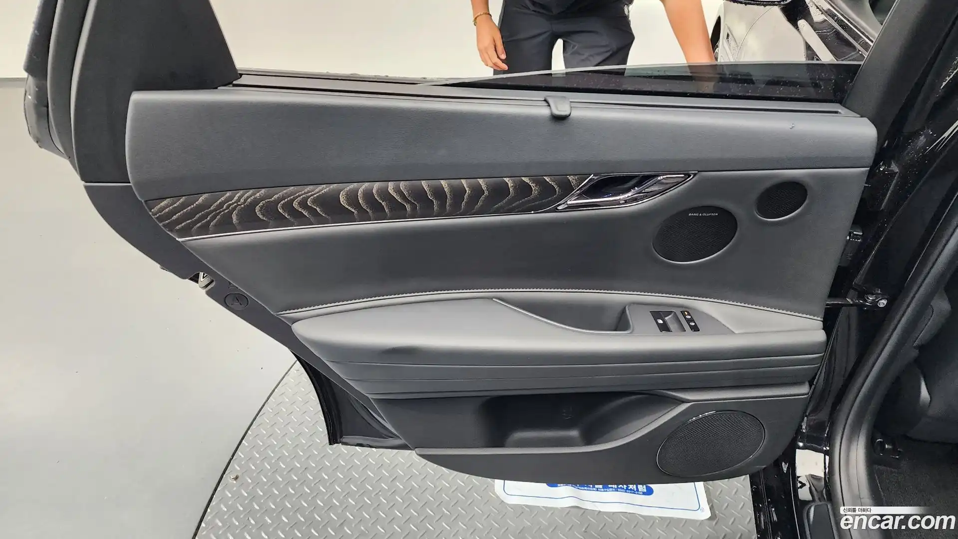 G80 Genesis 2025.3-INNER-035