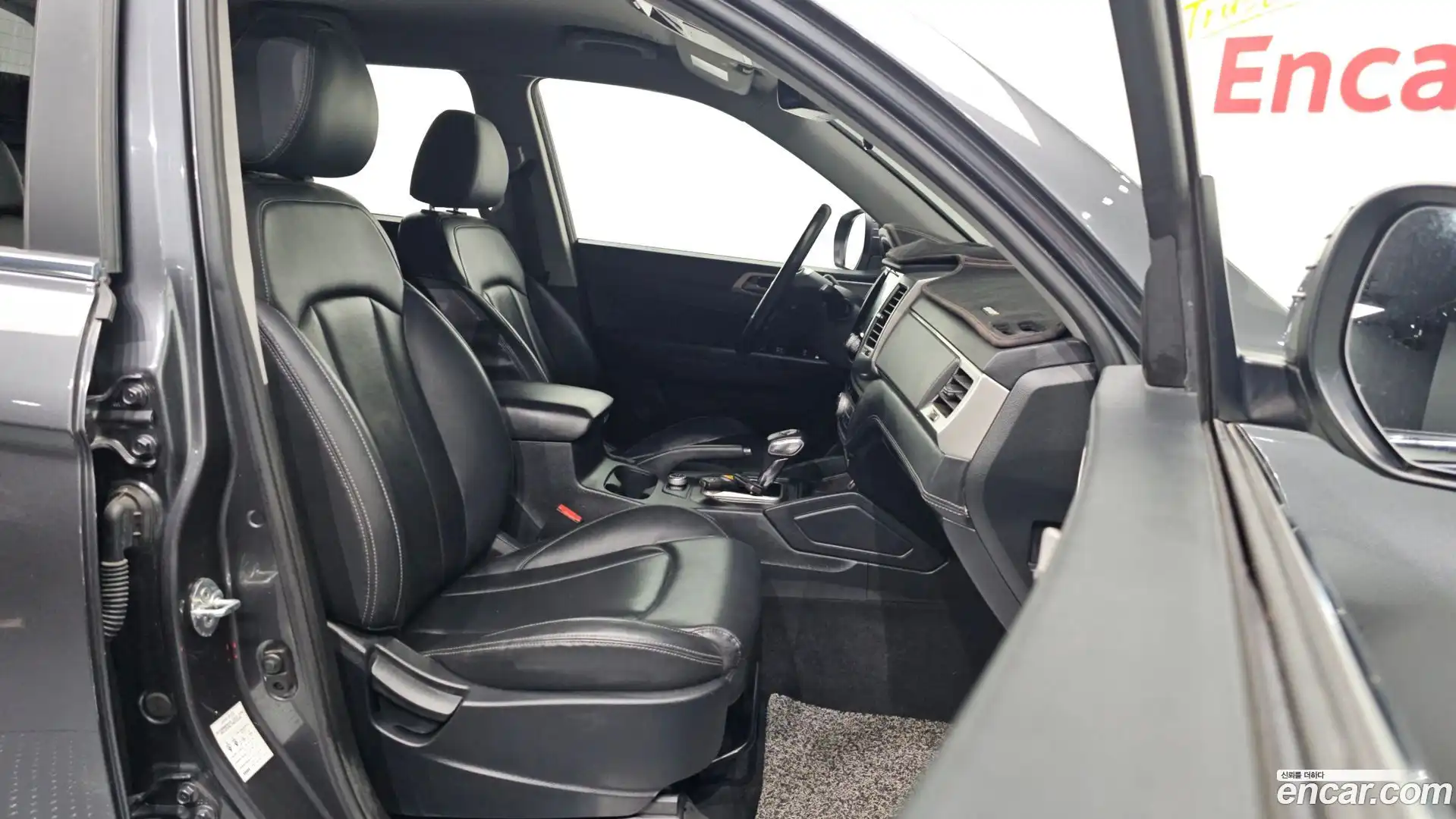 Rexton KG Mobility 2018.0-INNER-036
