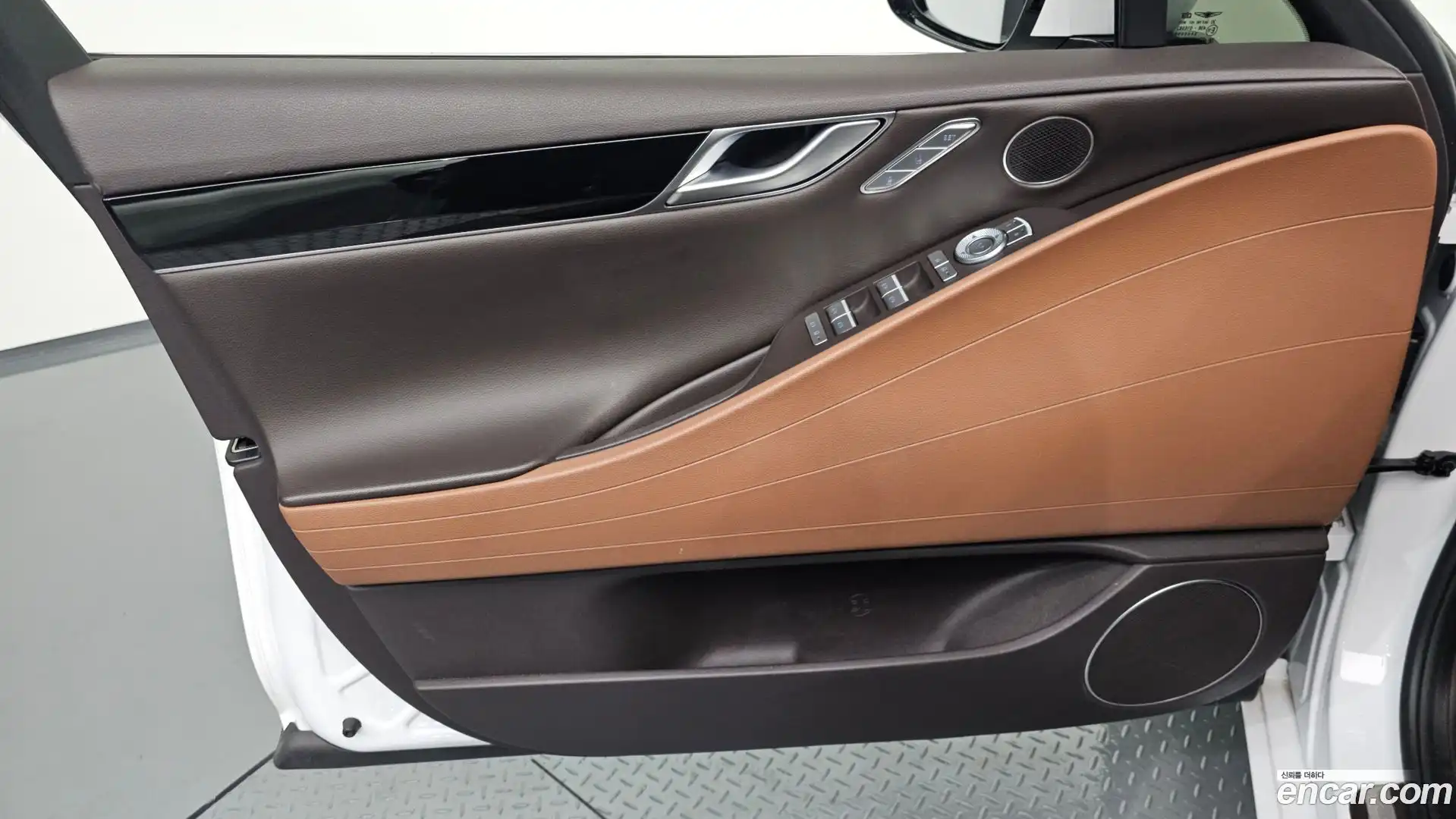 G80 Genesis 2021.11-INNER-034