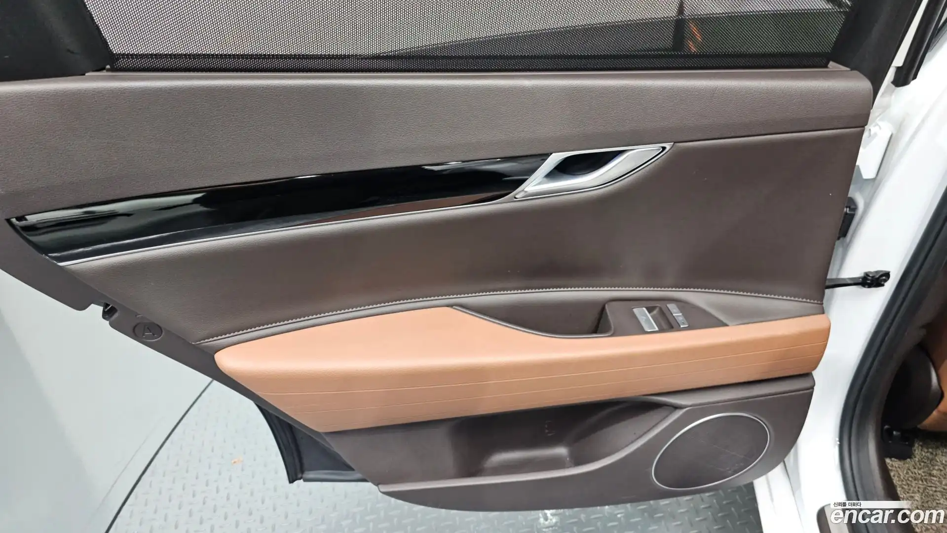 G80 Genesis 2021.11-INNER-035