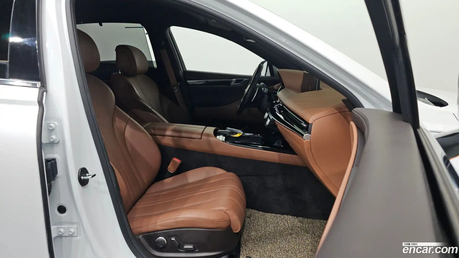 G80 Genesis 2021.11-INNER-036