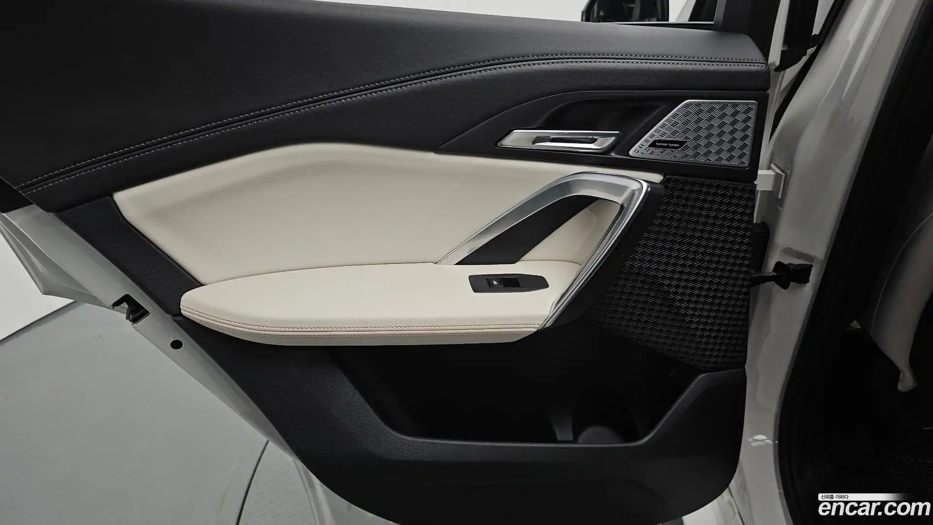 X2 (F39) BMW 2024.9-INNER-035