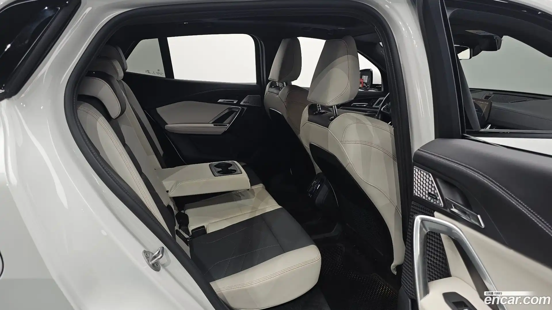 X2 (F39) BMW 2024.9-INNER-036
