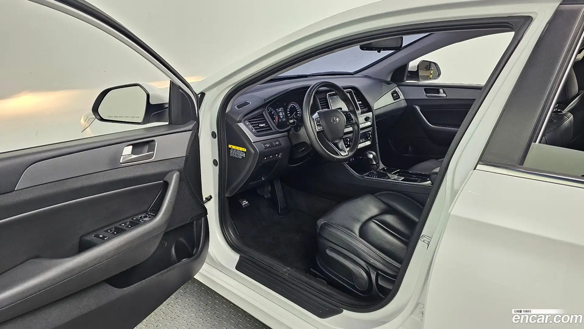 Sonata Hyundai 2018.4-INNER-036