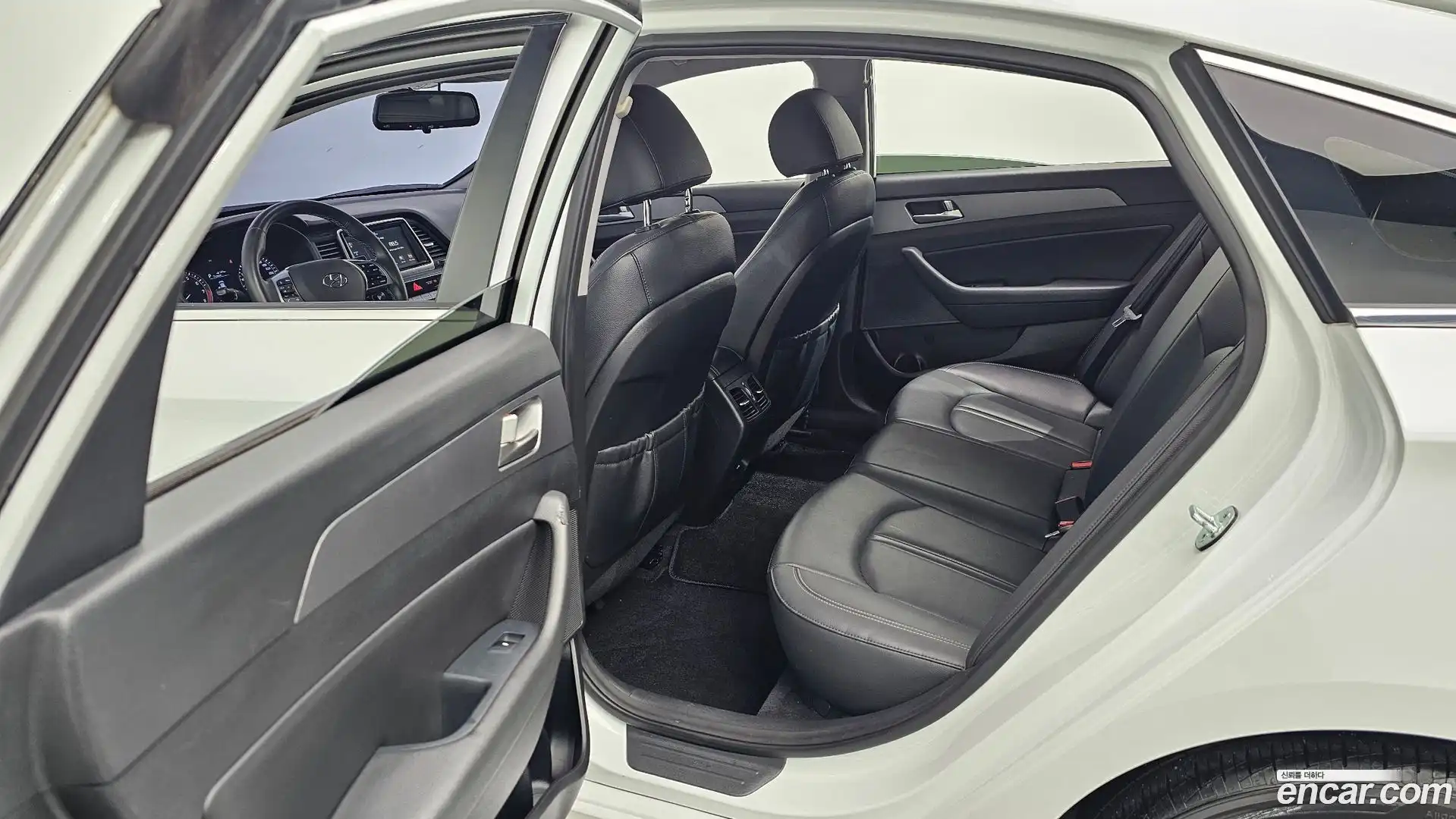 Sonata Hyundai 2018.4-OPTION-043