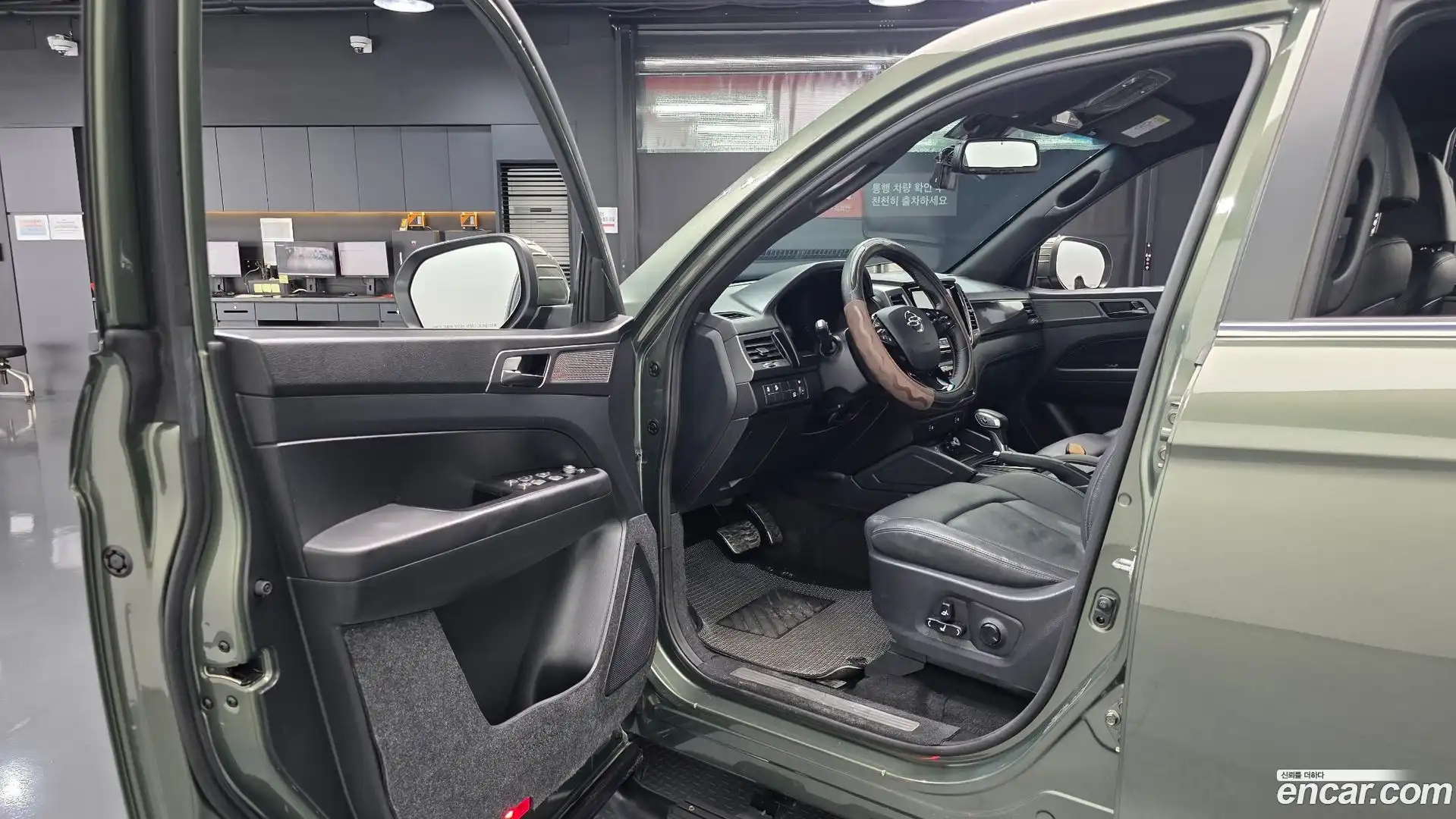 Rexton KG Mobility 2022.2-INNER-010