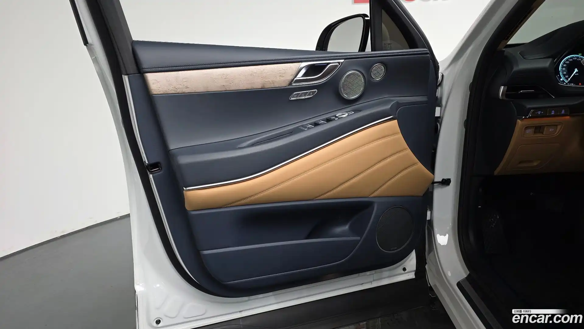 GV80 Genesis 2023.3-INNER-034