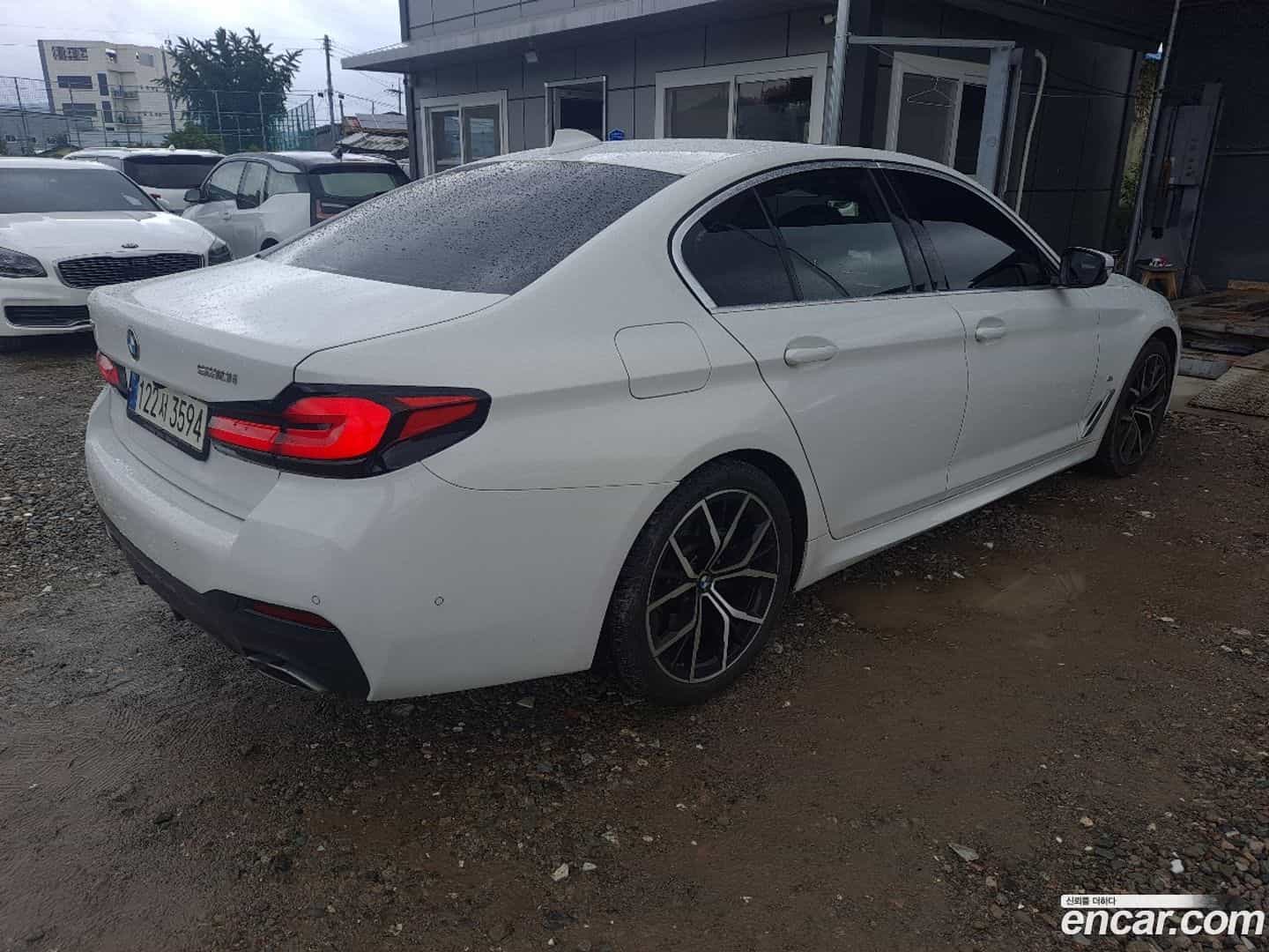 5-Series BMW 2023.0-INNER-008