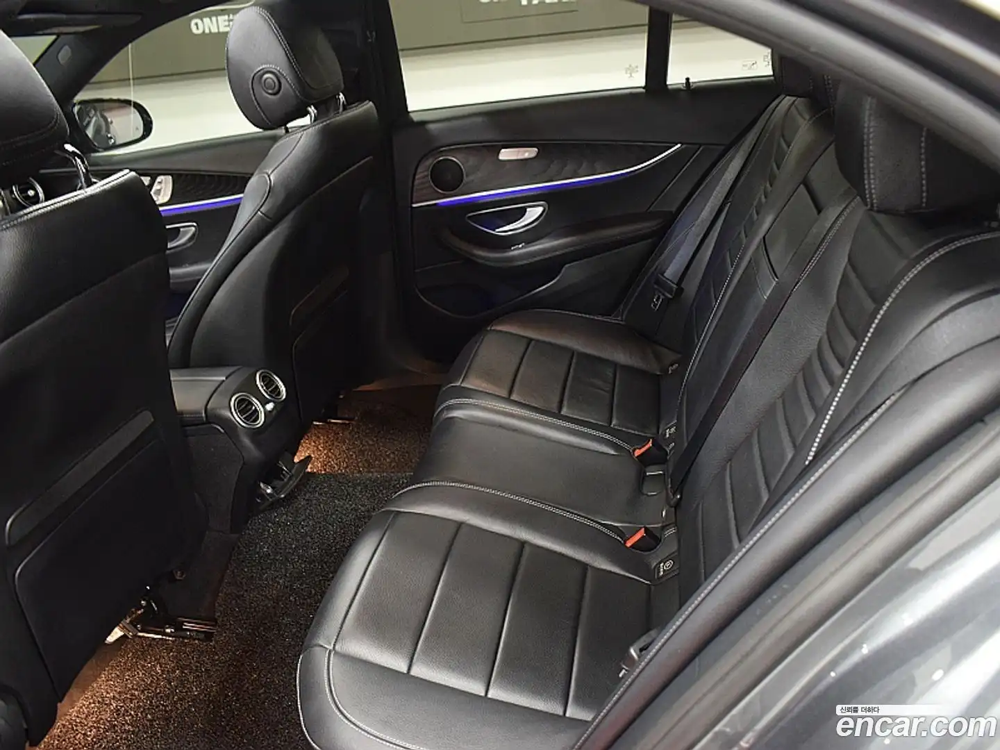 E-Class Mercedes-Benz 2022.2-OUTER-005