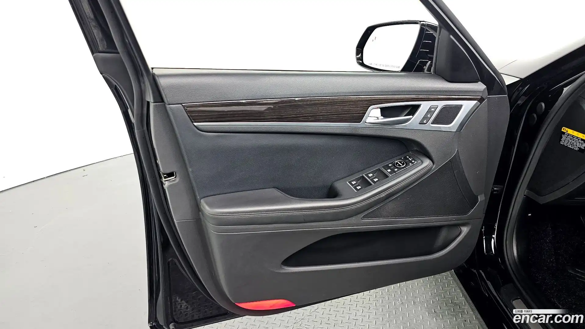 G80 Genesis 2020.0-INNER-034