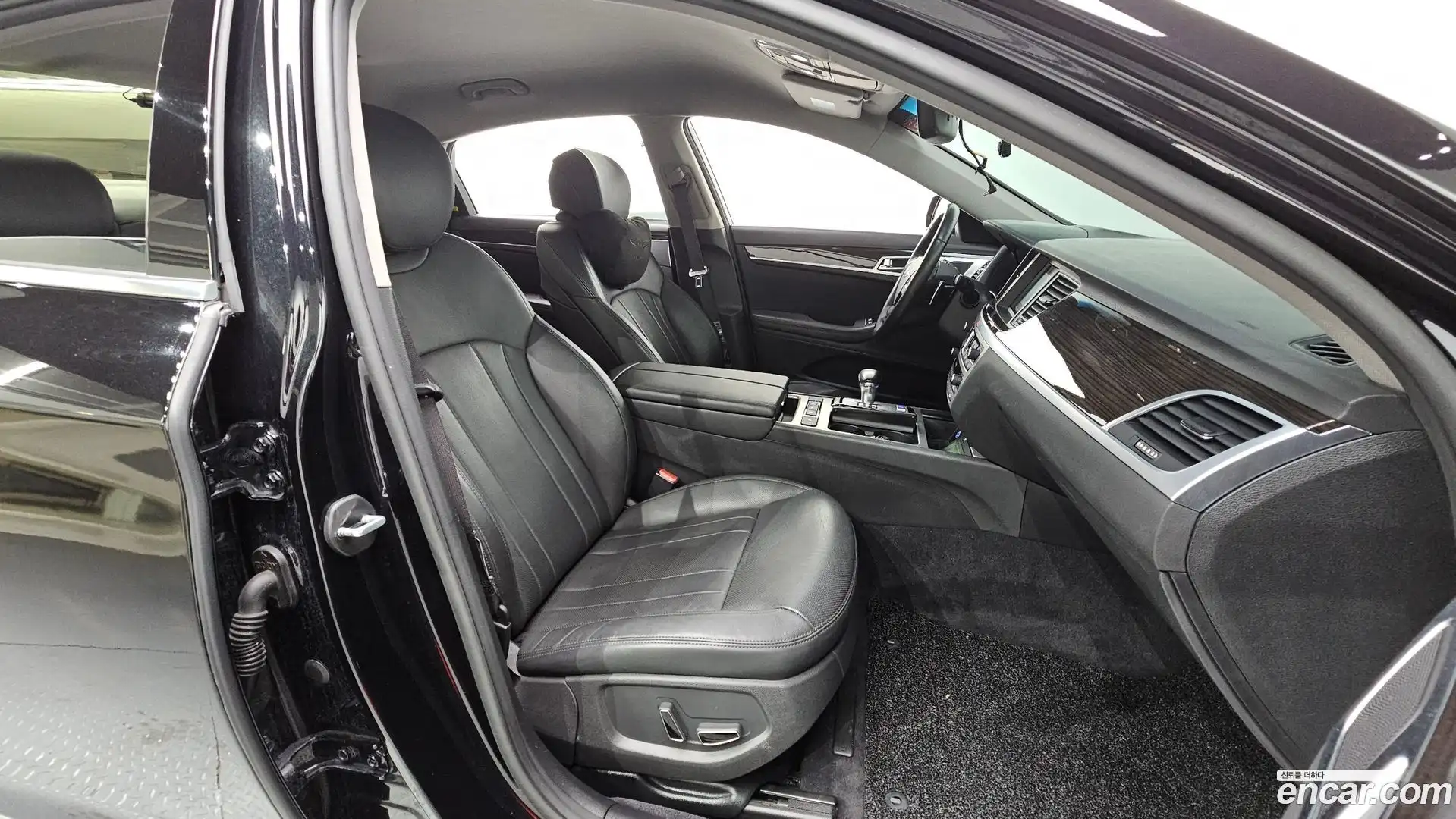 G80 Genesis 2020.0-INNER-036