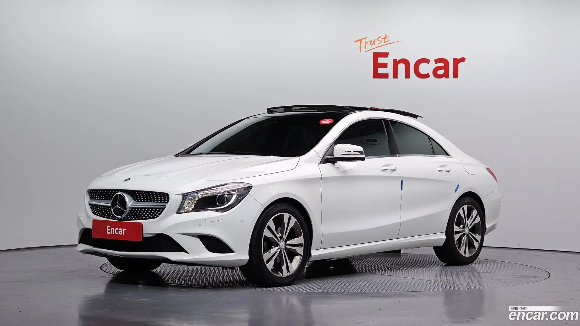 Main__Slider__Photo:CLA-Class Mercedes-Benz 2016.2-0