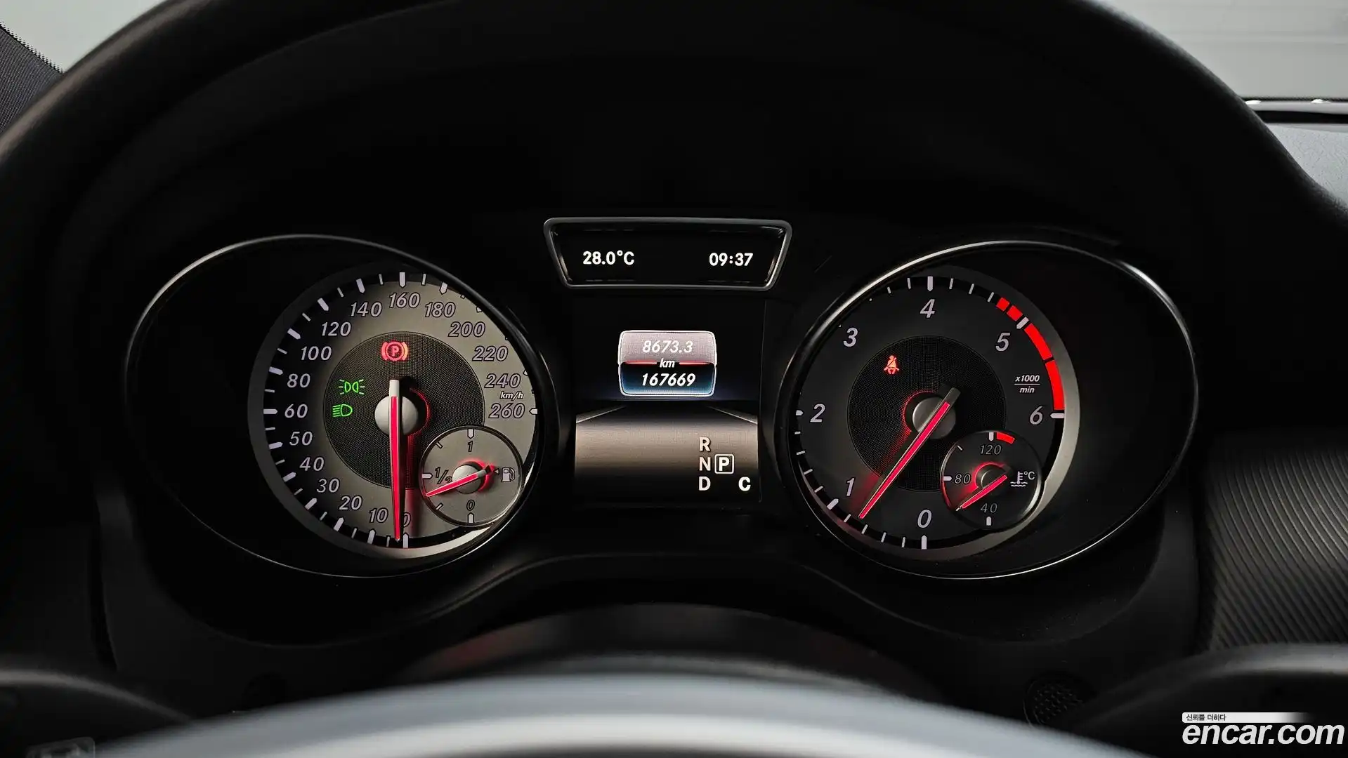 CLA-Class Mercedes-Benz 2016.2-INNER-008