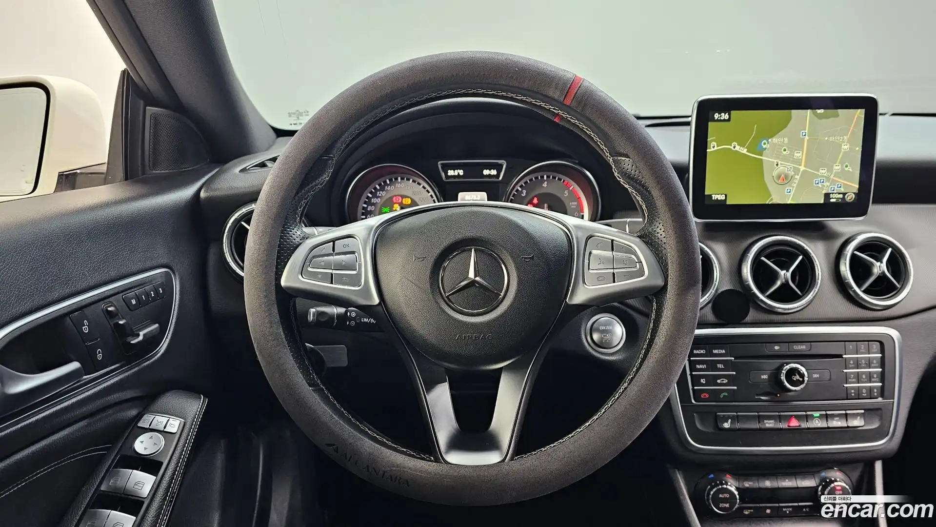 CLA-Class Mercedes-Benz 2016.2-OPTION-019
