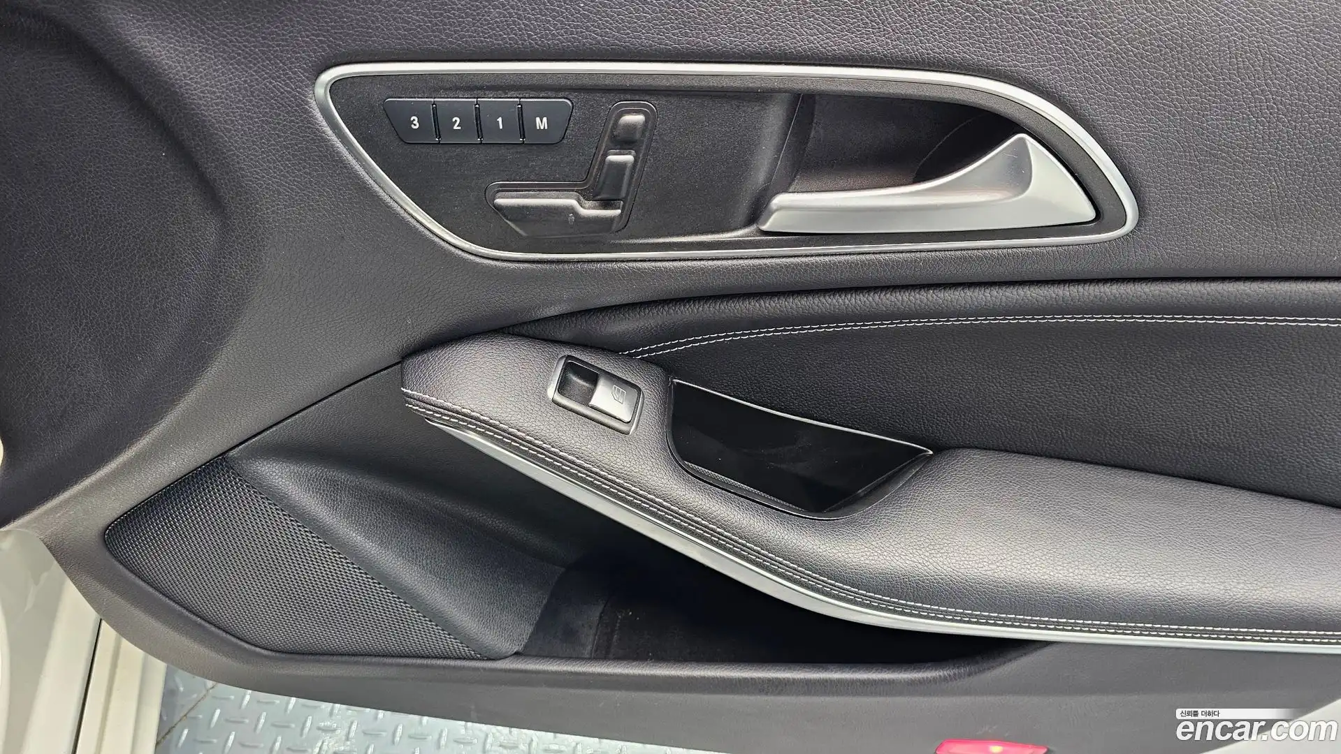 CLA-Class Mercedes-Benz 2016.2-OPTION-024