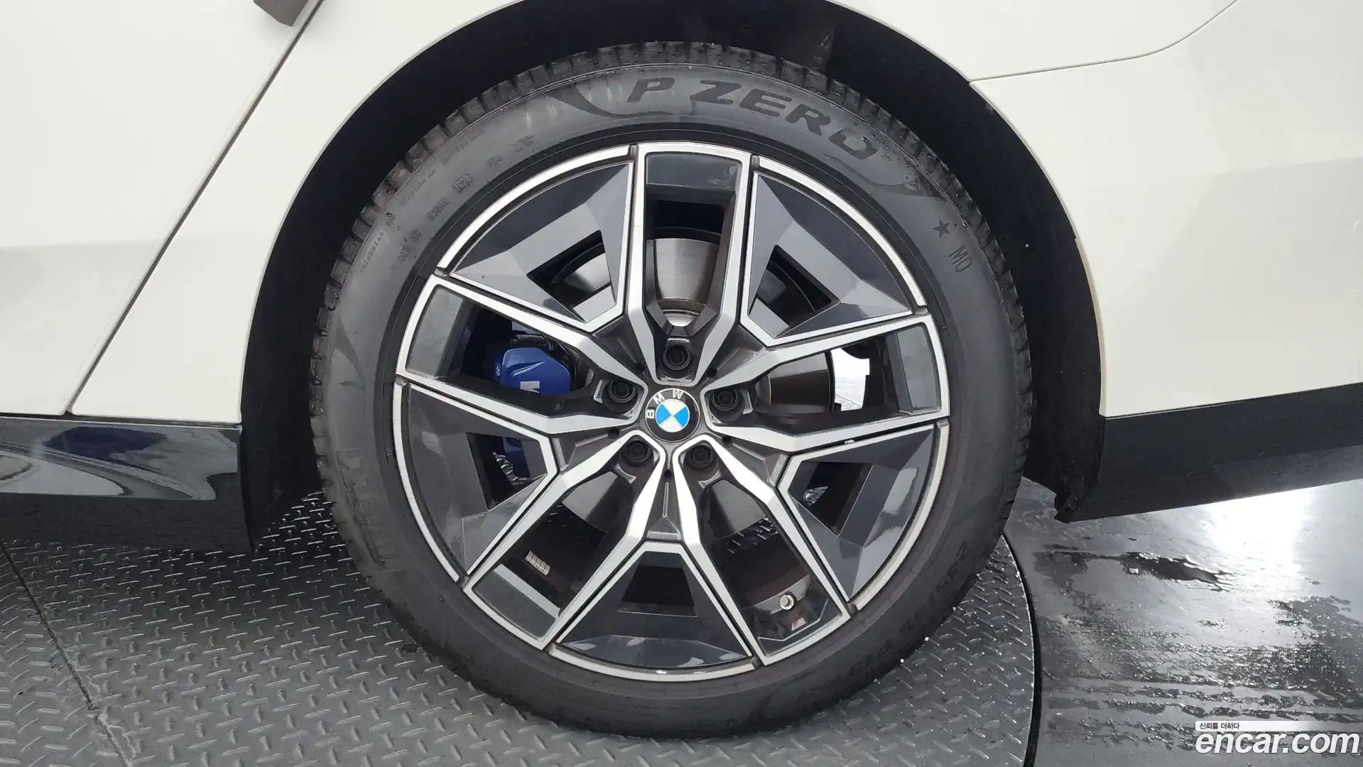 5-Series BMW 2025.0-OUTER-031