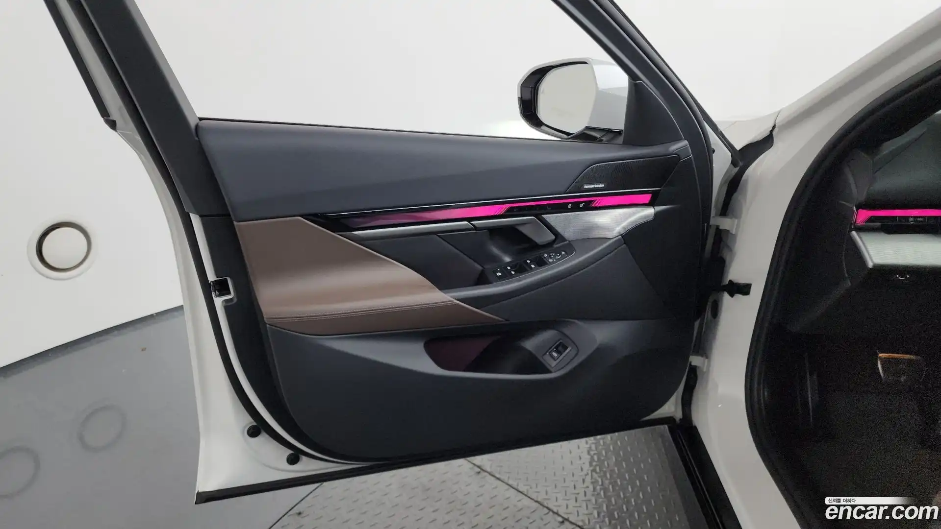 5-Series BMW 2025.0-INNER-034