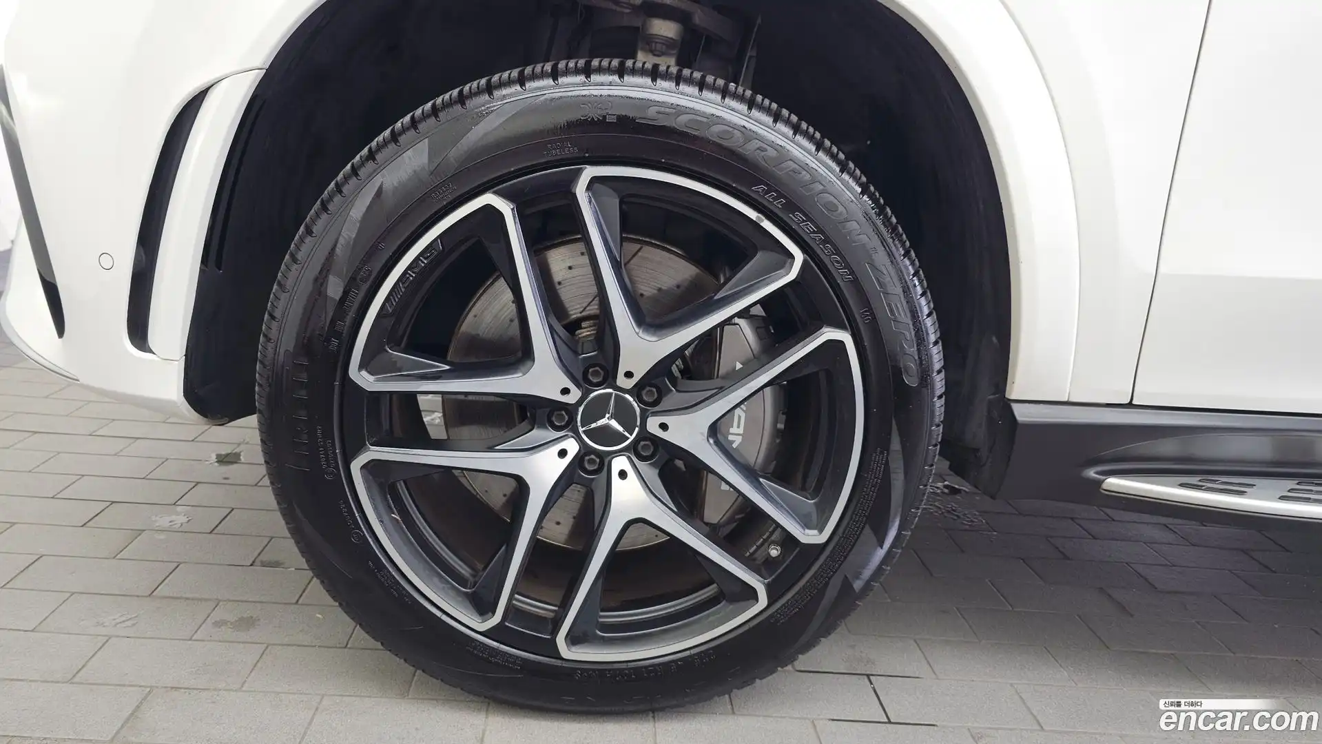 GLE-Class Mercedes-Benz 2020.11-OUTER-005