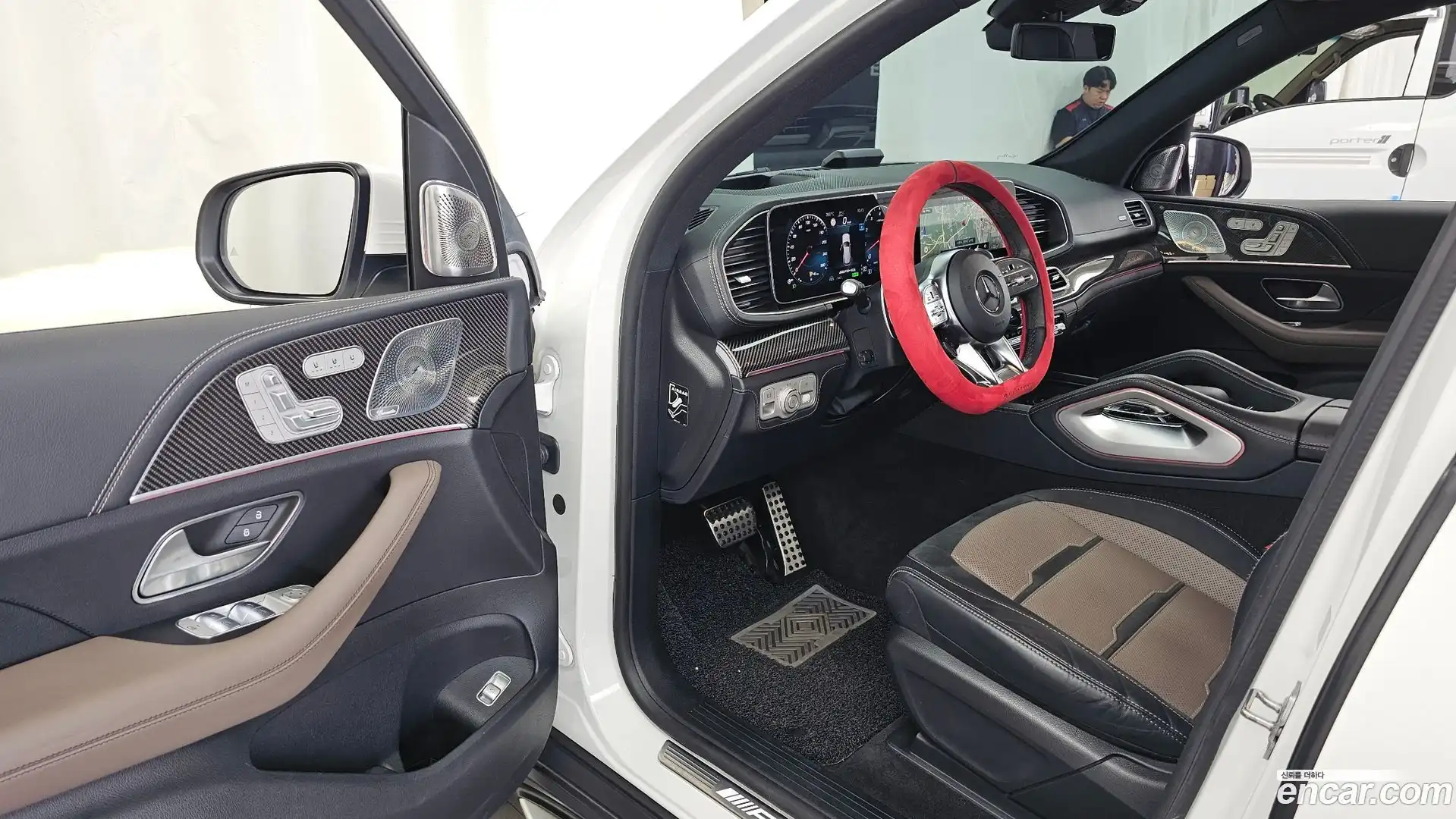 GLE-Class Mercedes-Benz 2020.11-INNER-010